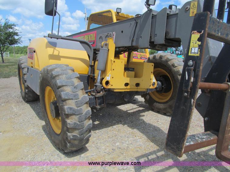 image for item K5743 2003 Volvo TL90 telehandler