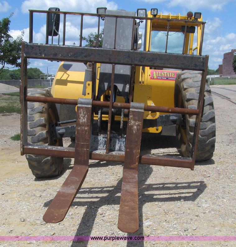 image for item K5743 2003 Volvo TL90 telehandler