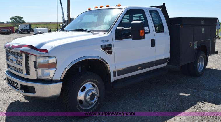 image for item K6155 2008 Ford F350 Super Duty XLT SuperCab service truck with crane