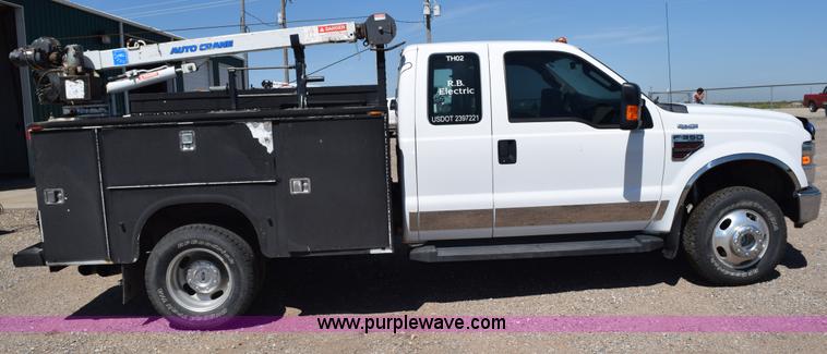 image for item K6155 2008 Ford F350 Super Duty XLT SuperCab service truck with crane