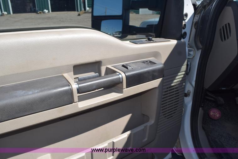 image for item K6155 2008 Ford F350 Super Duty XLT SuperCab service truck with crane