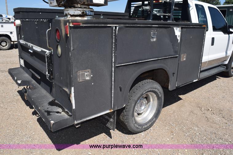 image for item K6155 2008 Ford F350 Super Duty XLT SuperCab service truck with crane