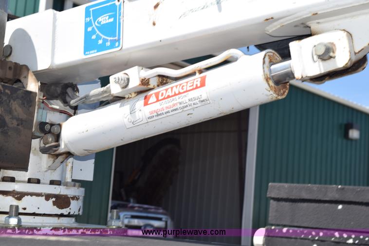 image for item K6155 2008 Ford F350 Super Duty XLT SuperCab service truck with crane