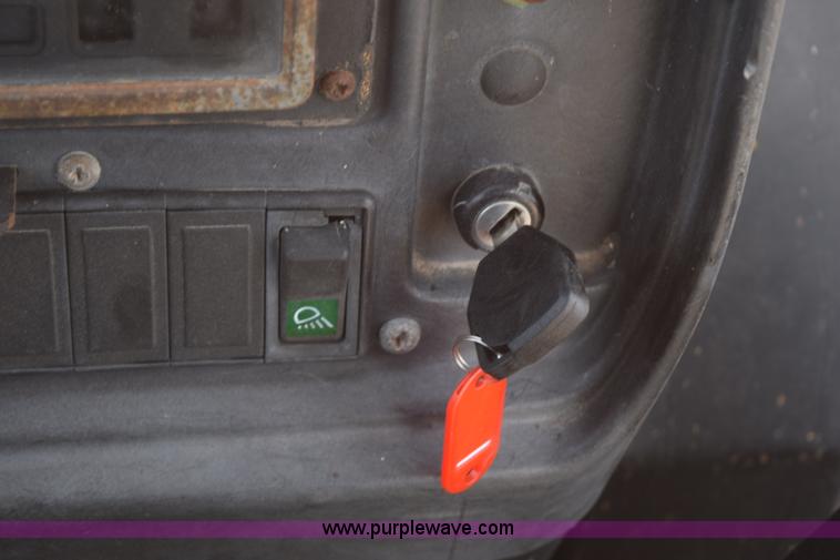 image for item K6183 2003 Terex 750 backhoe