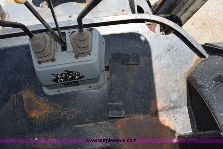 image for item K6183 2003 Terex 750 backhoe