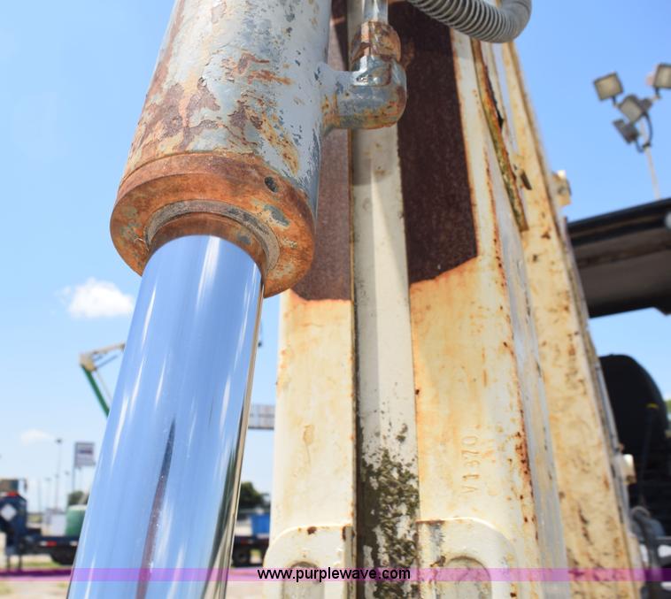 image for item K6183 2003 Terex 750 backhoe