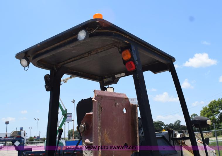 image for item K6183 2003 Terex 750 backhoe