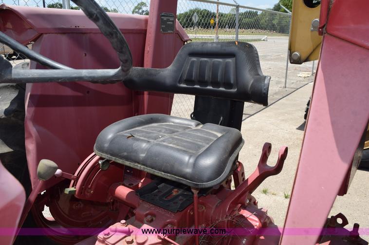 image for item K6186 Massey-Ferguson 282 tractor