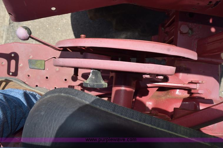 image for item K6186 Massey-Ferguson 282 tractor