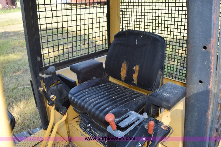 image for item K6190 1999 John Deere 650G dozer