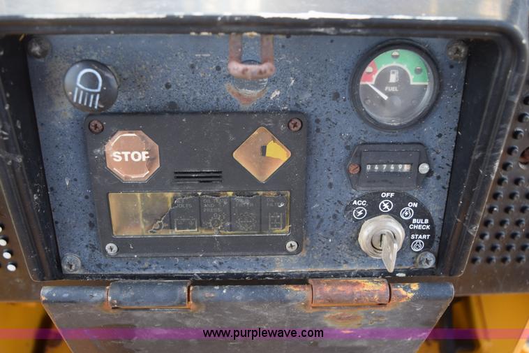 image for item K6190 1999 John Deere 650G dozer