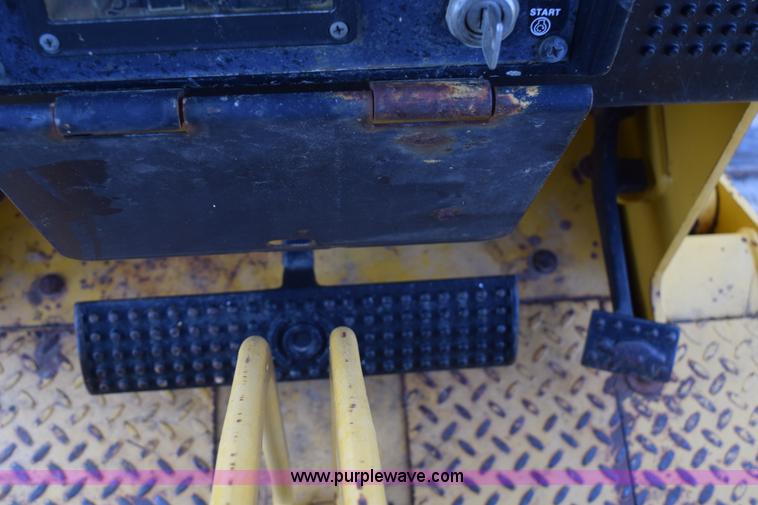 image for item K6190 1999 John Deere 650G dozer