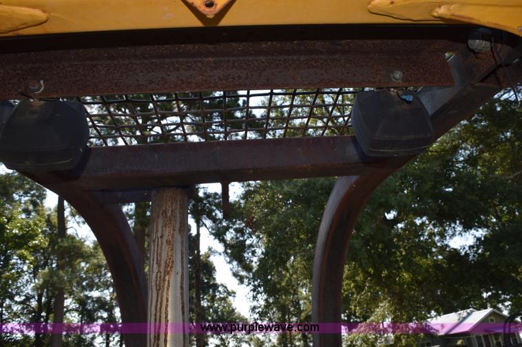 image for item K6190 1999 John Deere 650G dozer