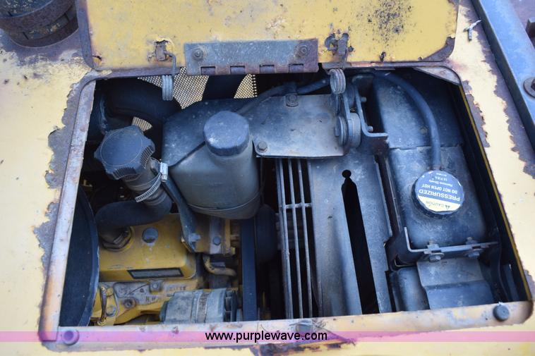 image for item K6190 1999 John Deere 650G dozer