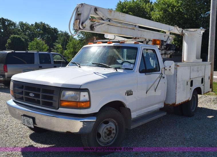 image for item K6195 1996 Ford F350 Super Duty XL service truck with crane