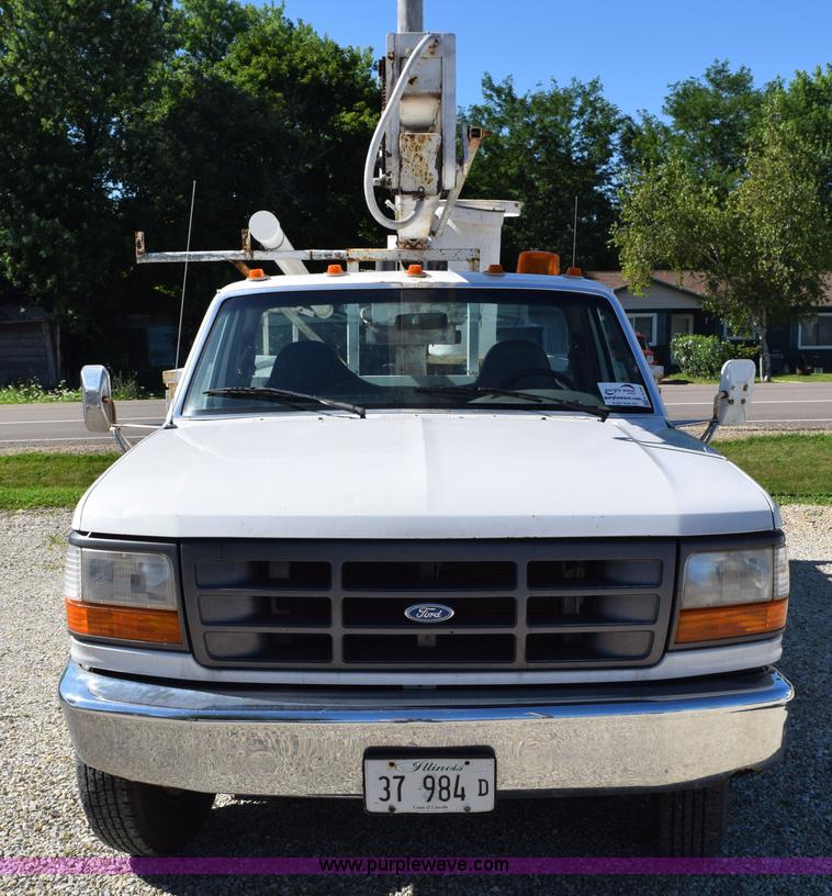 image for item K6195 1996 Ford F350 Super Duty XL service truck with crane