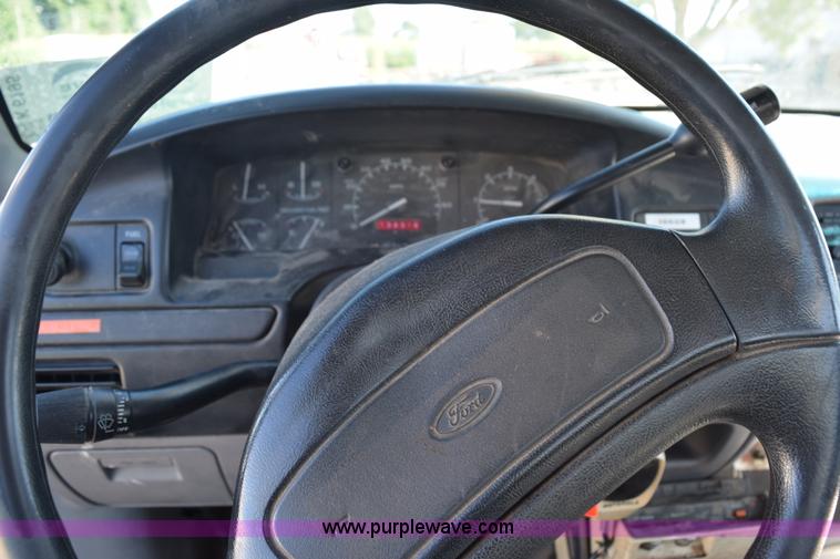 image for item K6195 1996 Ford F350 Super Duty XL service truck with crane