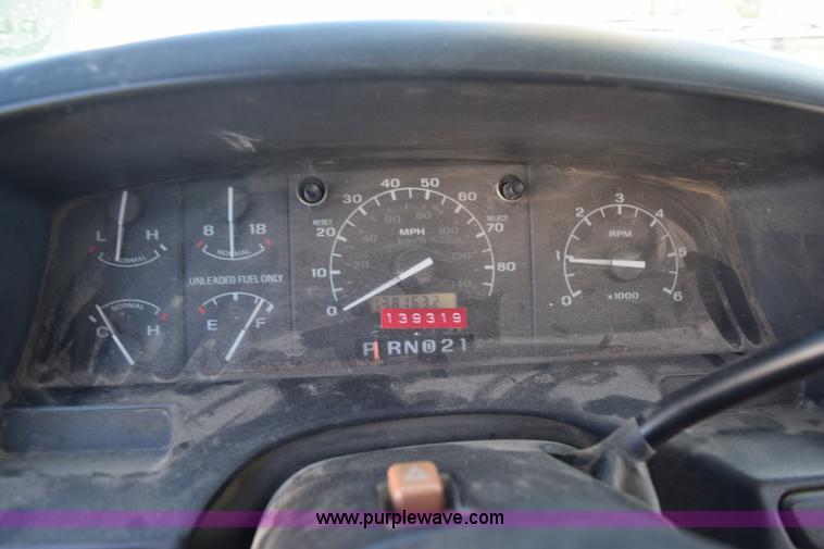 image for item K6195 1996 Ford F350 Super Duty XL service truck with crane