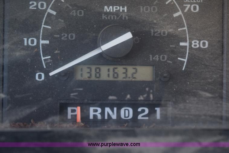 image for item K6195 1996 Ford F350 Super Duty XL service truck with crane