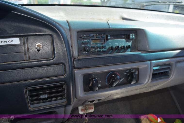 image for item K6195 1996 Ford F350 Super Duty XL service truck with crane