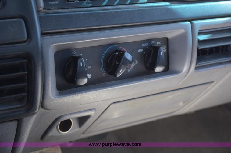 image for item K6195 1996 Ford F350 Super Duty XL service truck with crane