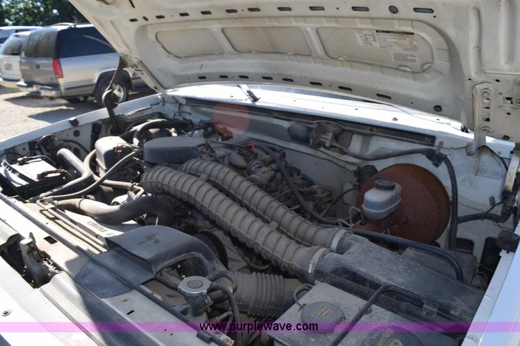 image for item K6195 1996 Ford F350 Super Duty XL service truck with crane