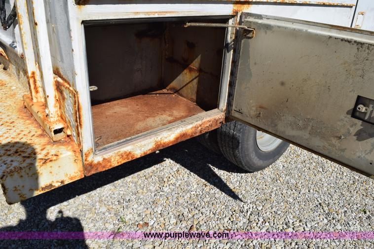 image for item K6195 1996 Ford F350 Super Duty XL service truck with crane