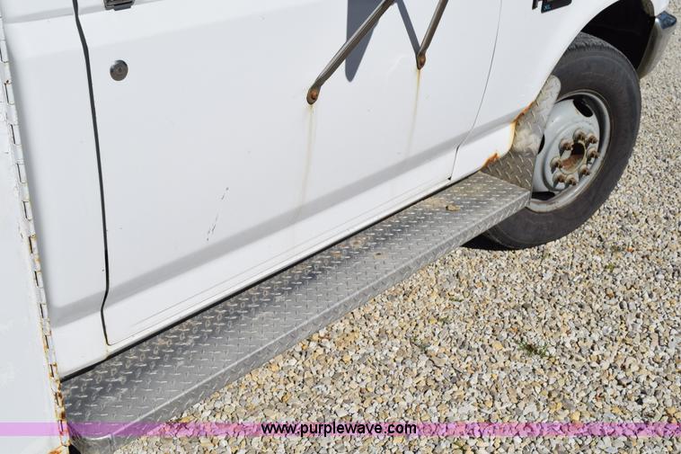 image for item K6195 1996 Ford F350 Super Duty XL service truck with crane