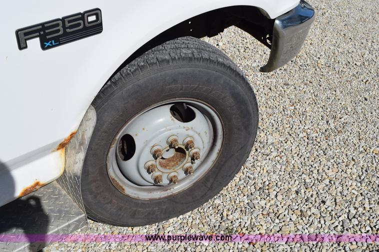 image for item K6195 1996 Ford F350 Super Duty XL service truck with crane