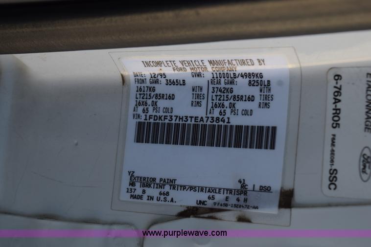 image for item K6195 1996 Ford F350 Super Duty XL service truck with crane