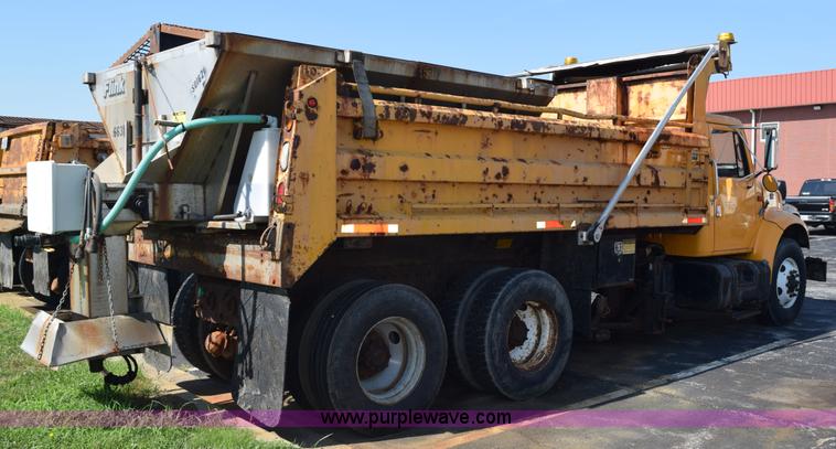 image for item K6198 1999 International 4900 dump truck