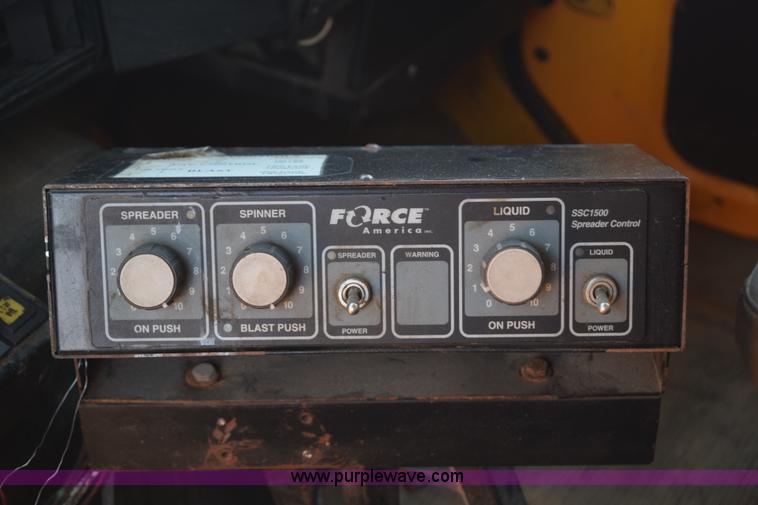 image for item K6198 1999 International 4900 dump truck