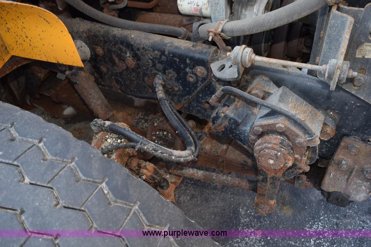 image for item K6198 1999 International 4900 dump truck