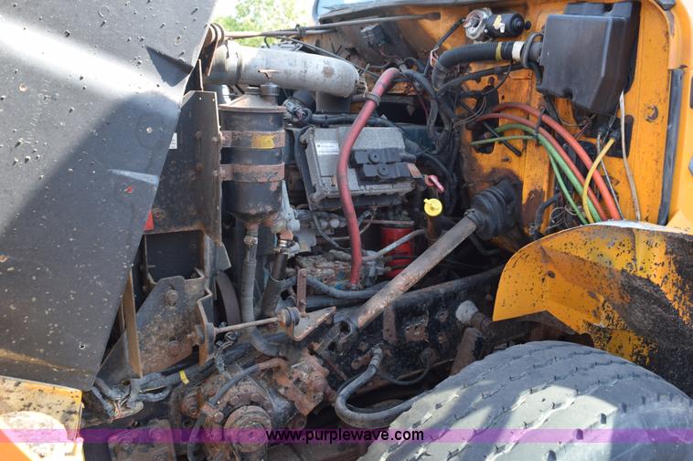 image for item K6198 1999 International 4900 dump truck