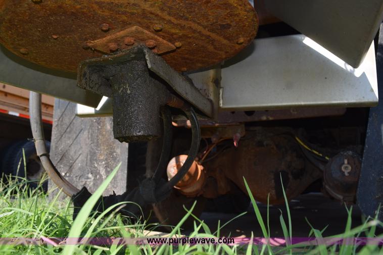 image for item K6198 1999 International 4900 dump truck