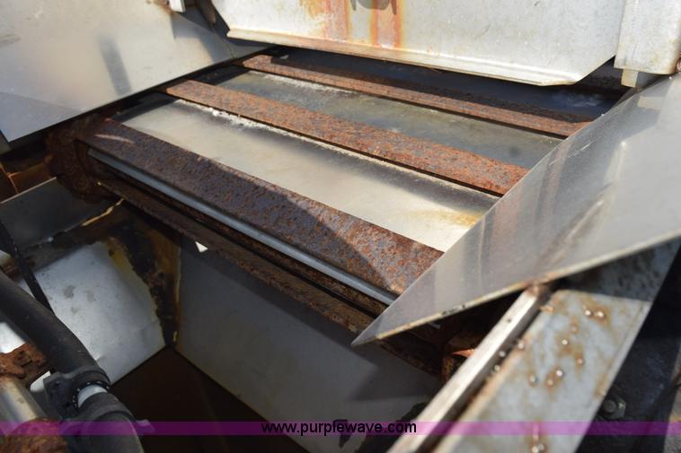 image for item K6198 1999 International 4900 dump truck