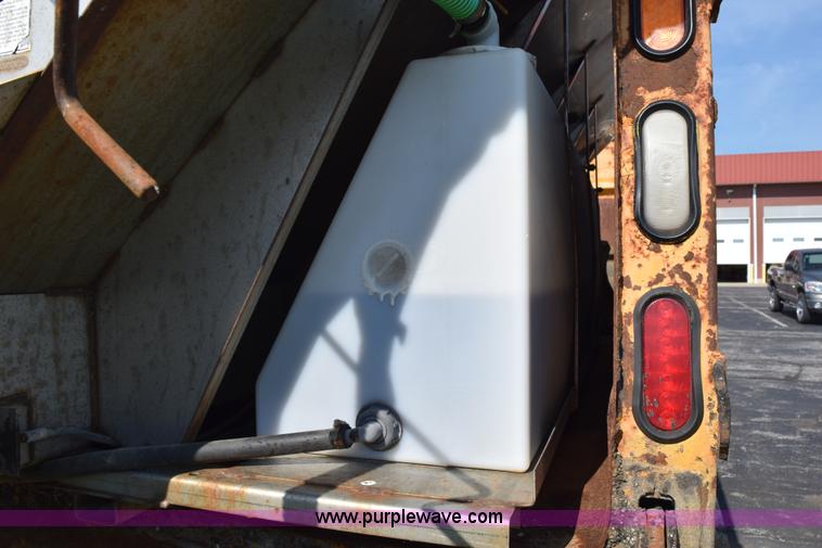 image for item K6198 1999 International 4900 dump truck