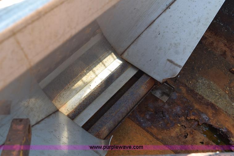 image for item K6198 1999 International 4900 dump truck