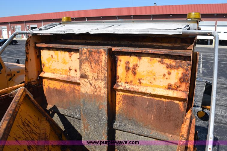 image for item K6198 1999 International 4900 dump truck