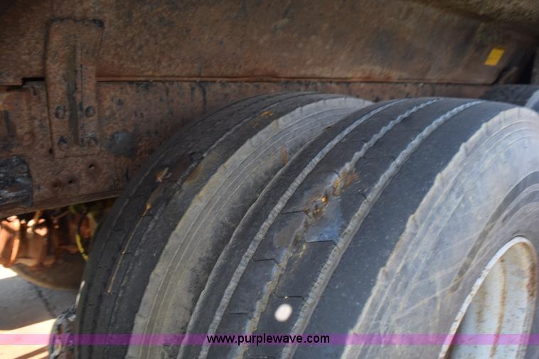 image for item K6198 1999 International 4900 dump truck