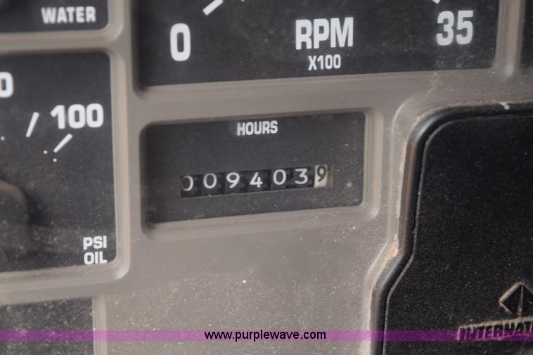 image for item K6199 2001 International 4900 dump truck