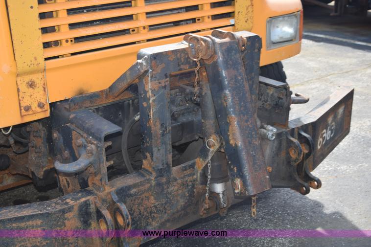 image for item K6199 2001 International 4900 dump truck