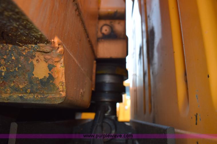 image for item K6199 2001 International 4900 dump truck