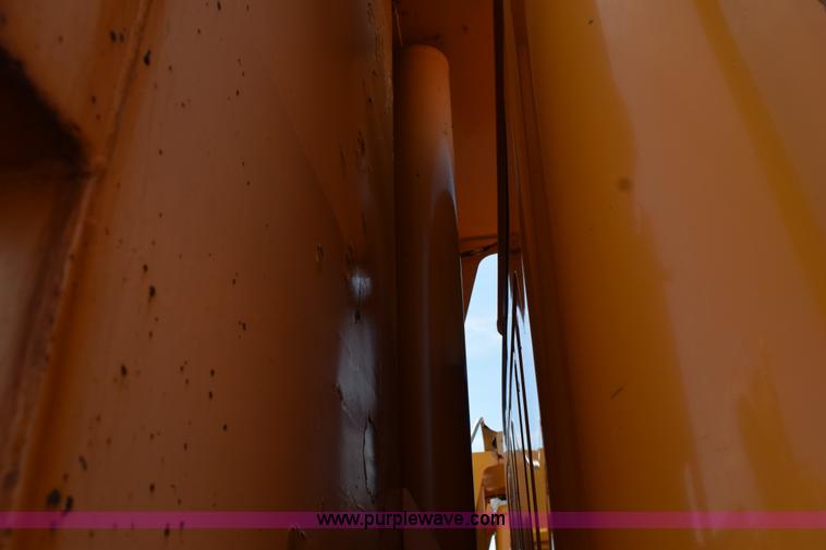 image for item K6199 2001 International 4900 dump truck