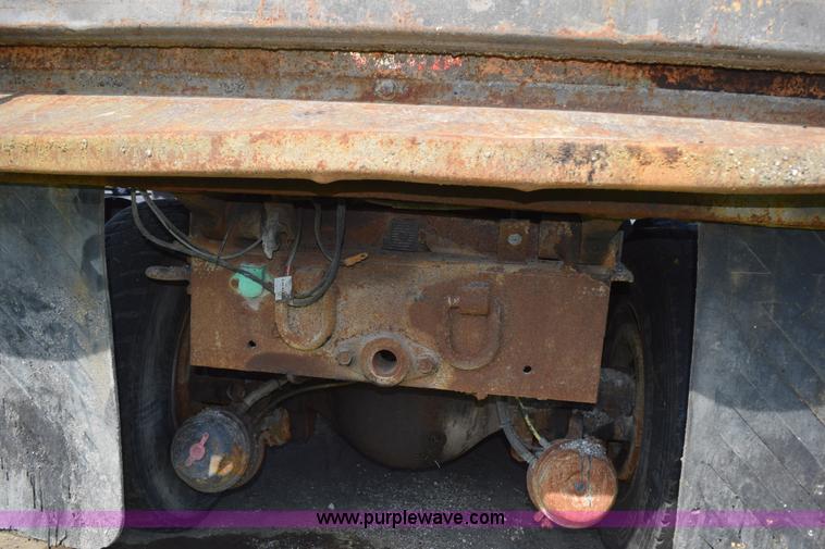 image for item K6199 2001 International 4900 dump truck