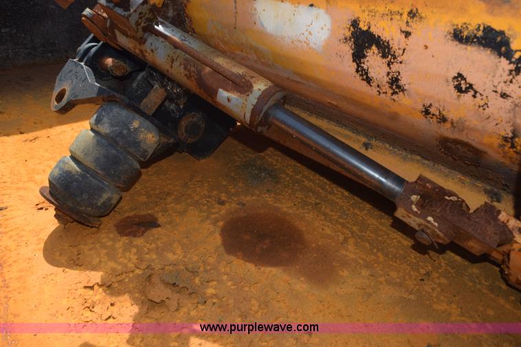 image for item K6199 2001 International 4900 dump truck