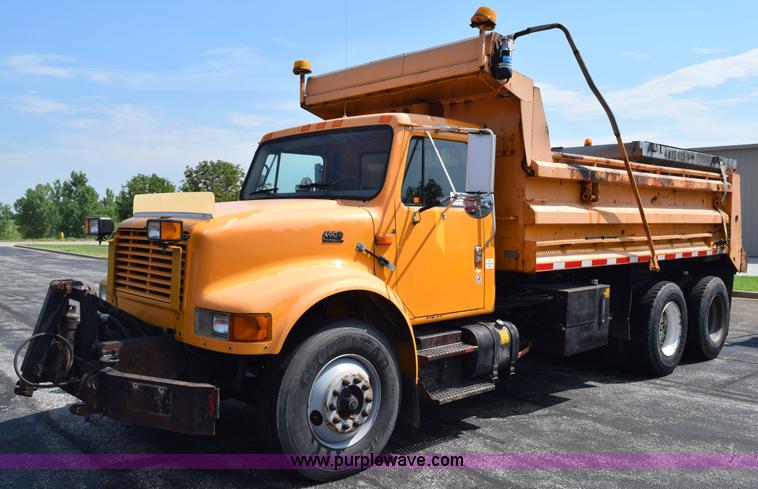 image for item K6200 1998 International 4900 dump tuck