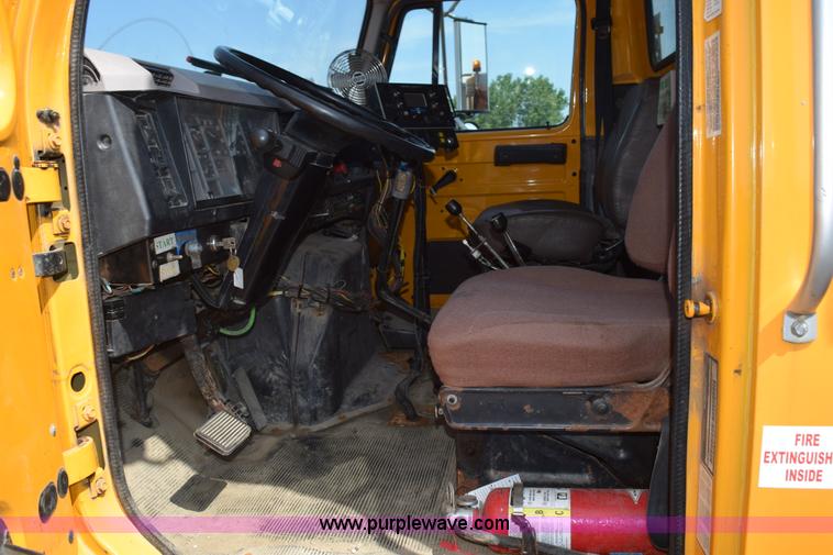 image for item K6200 1998 International 4900 dump tuck