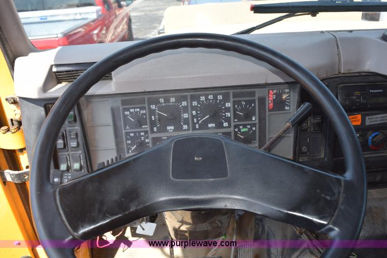 image for item K6200 1998 International 4900 dump tuck