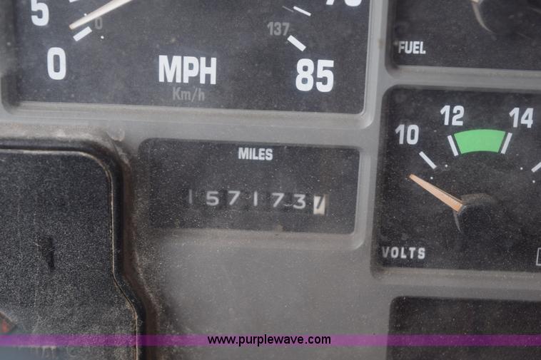 image for item K6200 1998 International 4900 dump tuck